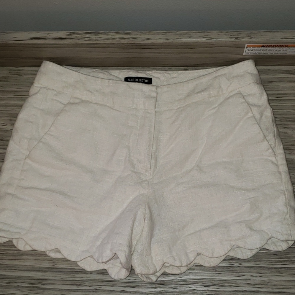 Scalloped White Canvas Shorts!